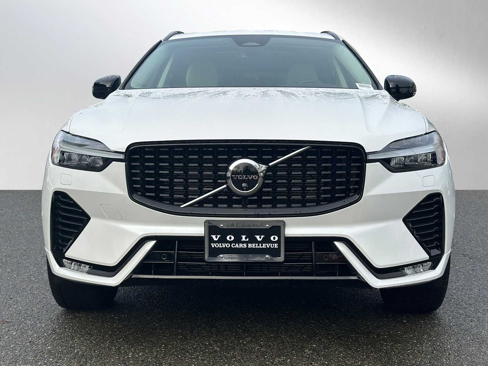 2025 Volvo XC60 Plus