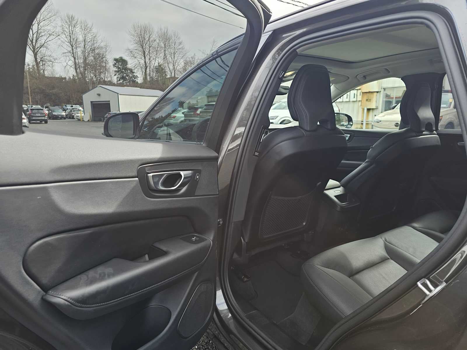 2025 Volvo XC60 Plus