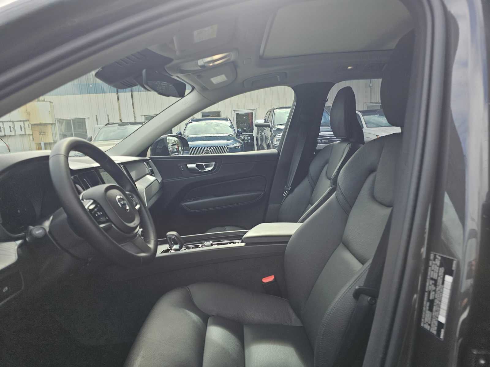 2025 Volvo XC60 Plus