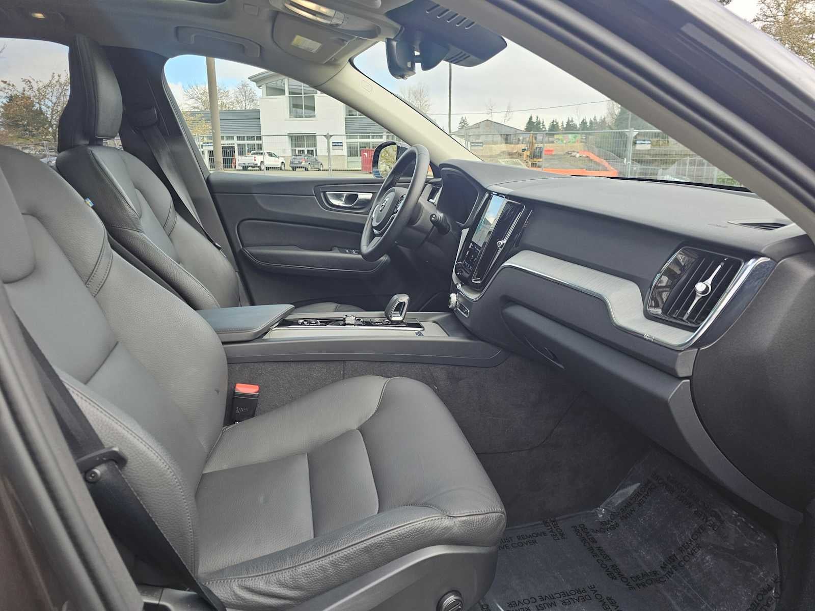 2025 Volvo XC60 Plus