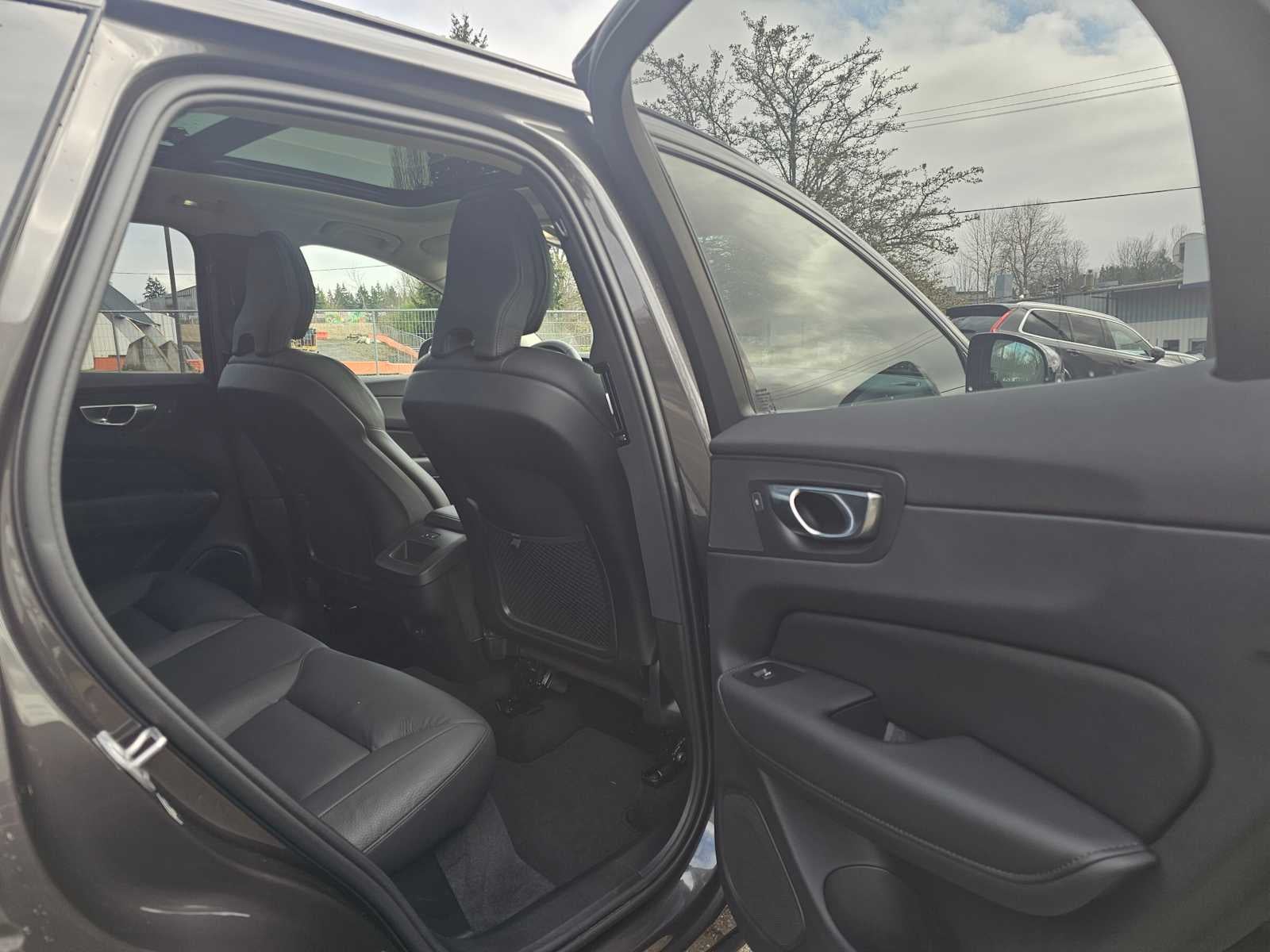 2025 Volvo XC60 Plus