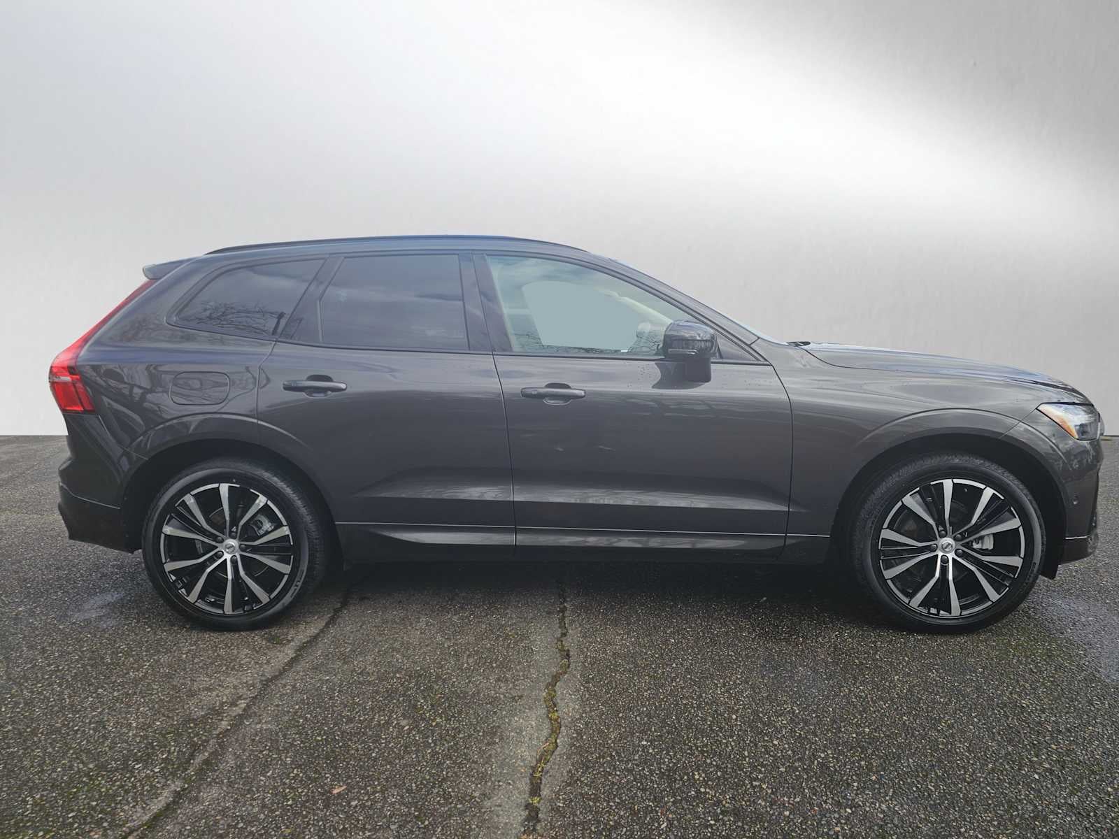 2025 Volvo XC60 Plus