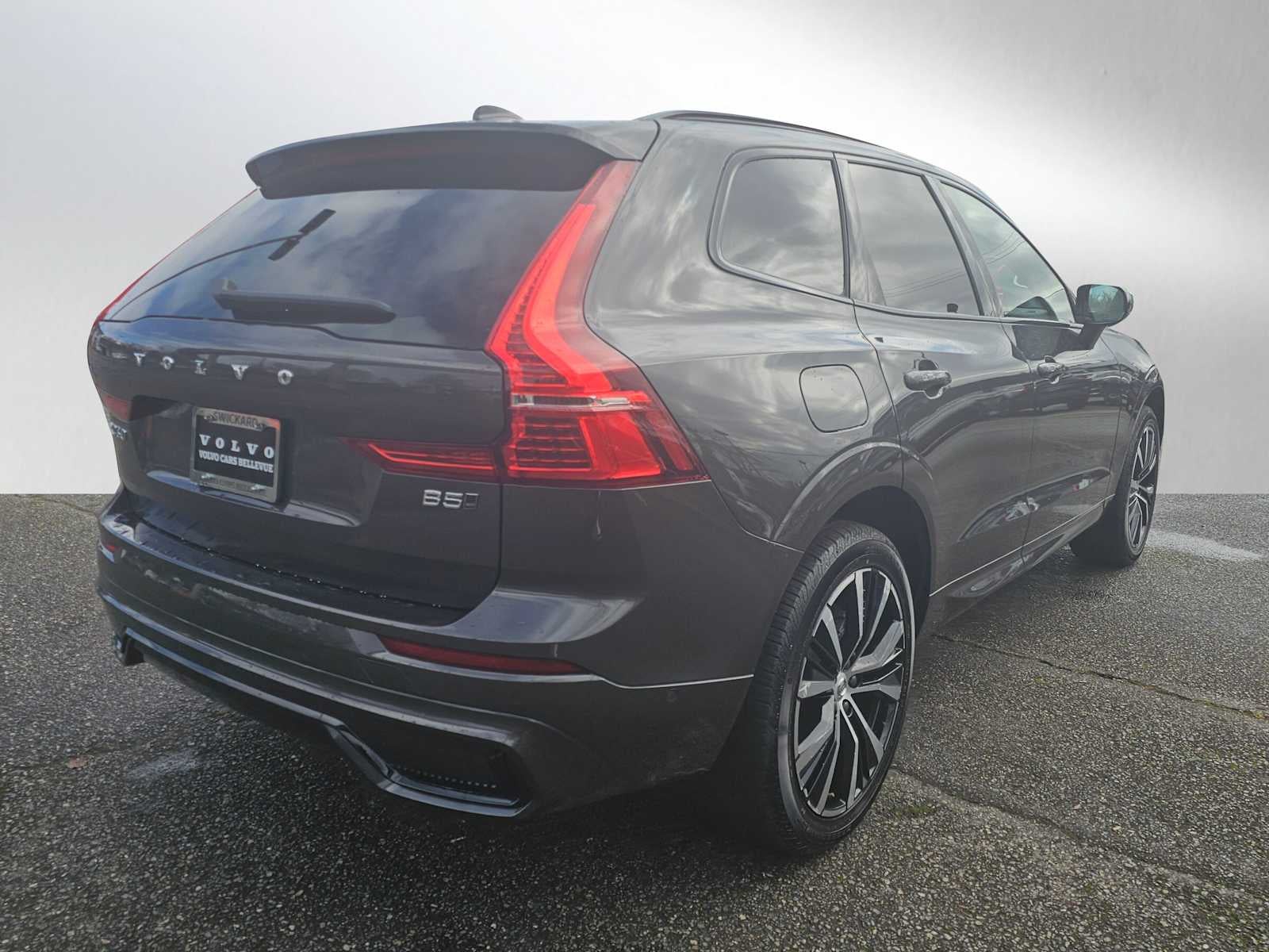 2025 Volvo XC60 Plus