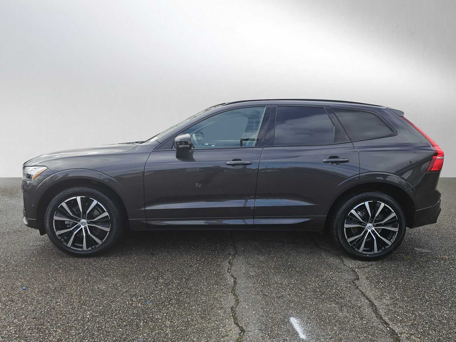 2025 Volvo XC60 Plus