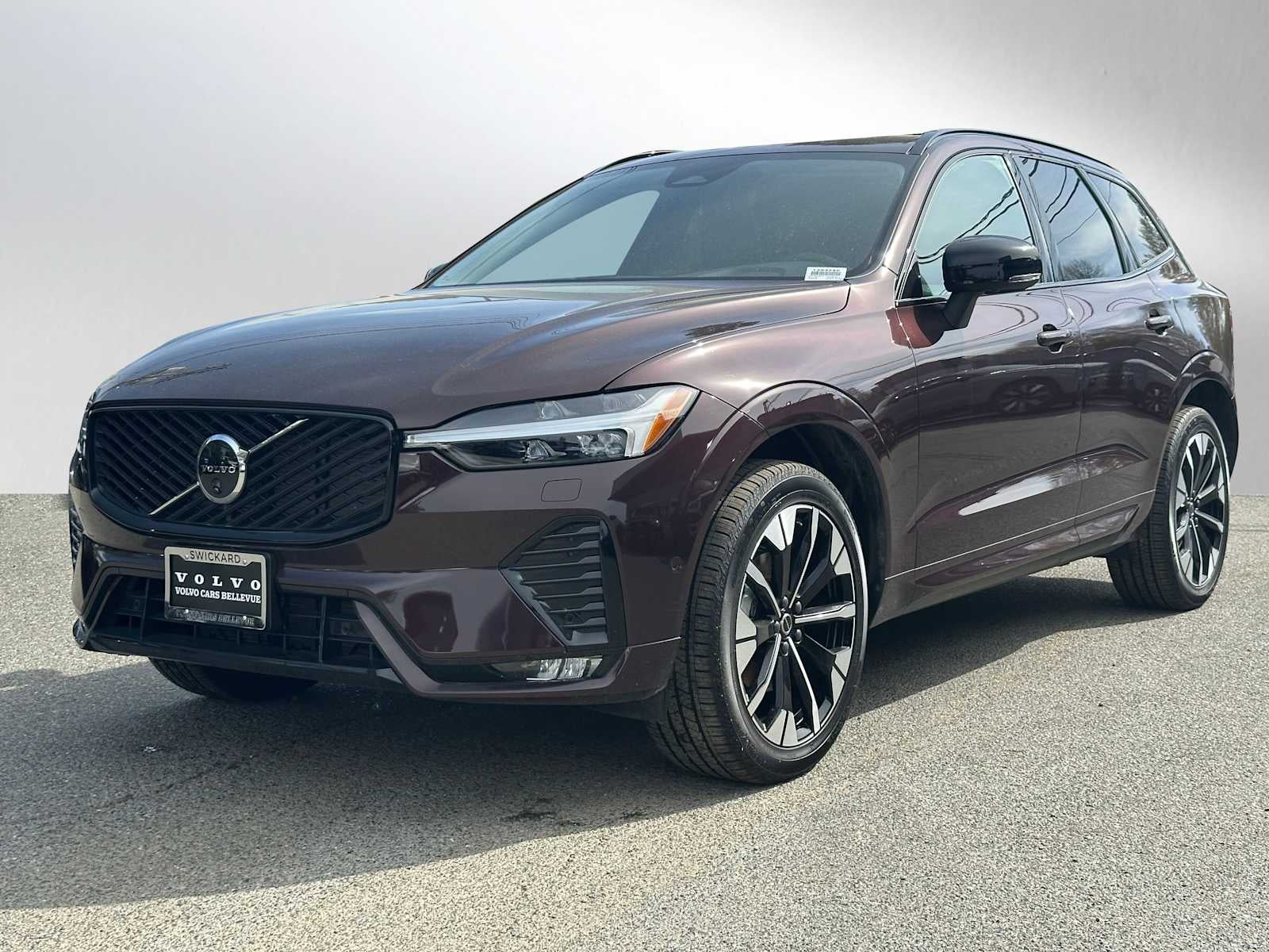 2026 Volvo XC60 Plus