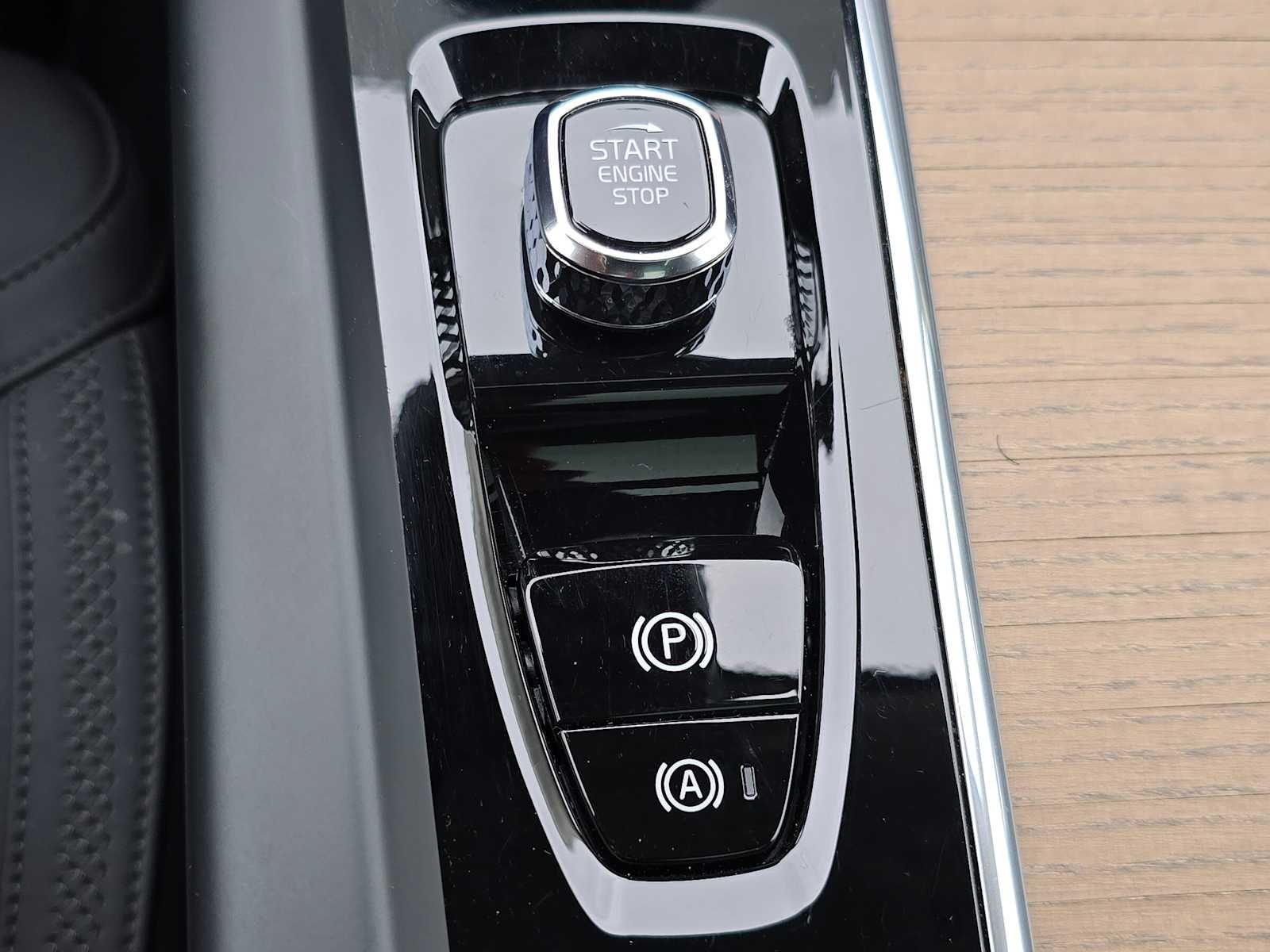 2026 Volvo XC60 Plus