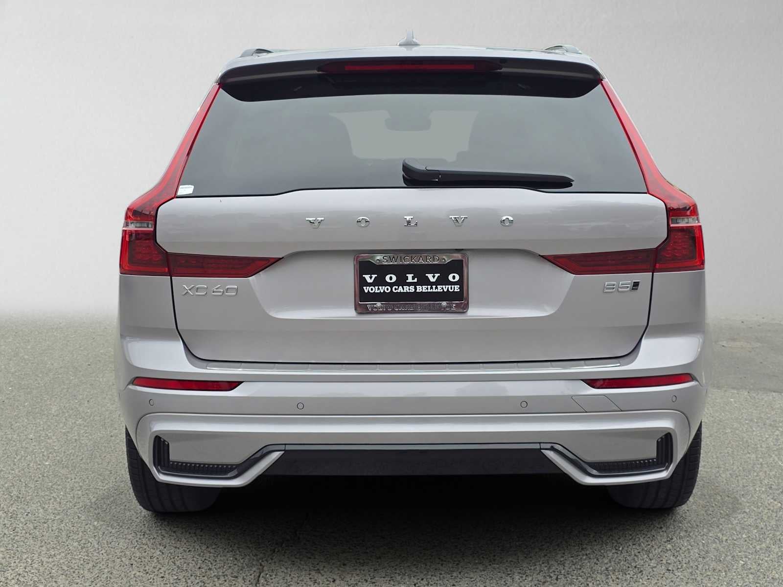 2026 Volvo XC60 Plus
