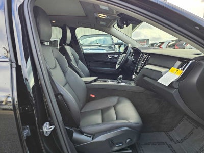 2025 Volvo XC60 Core