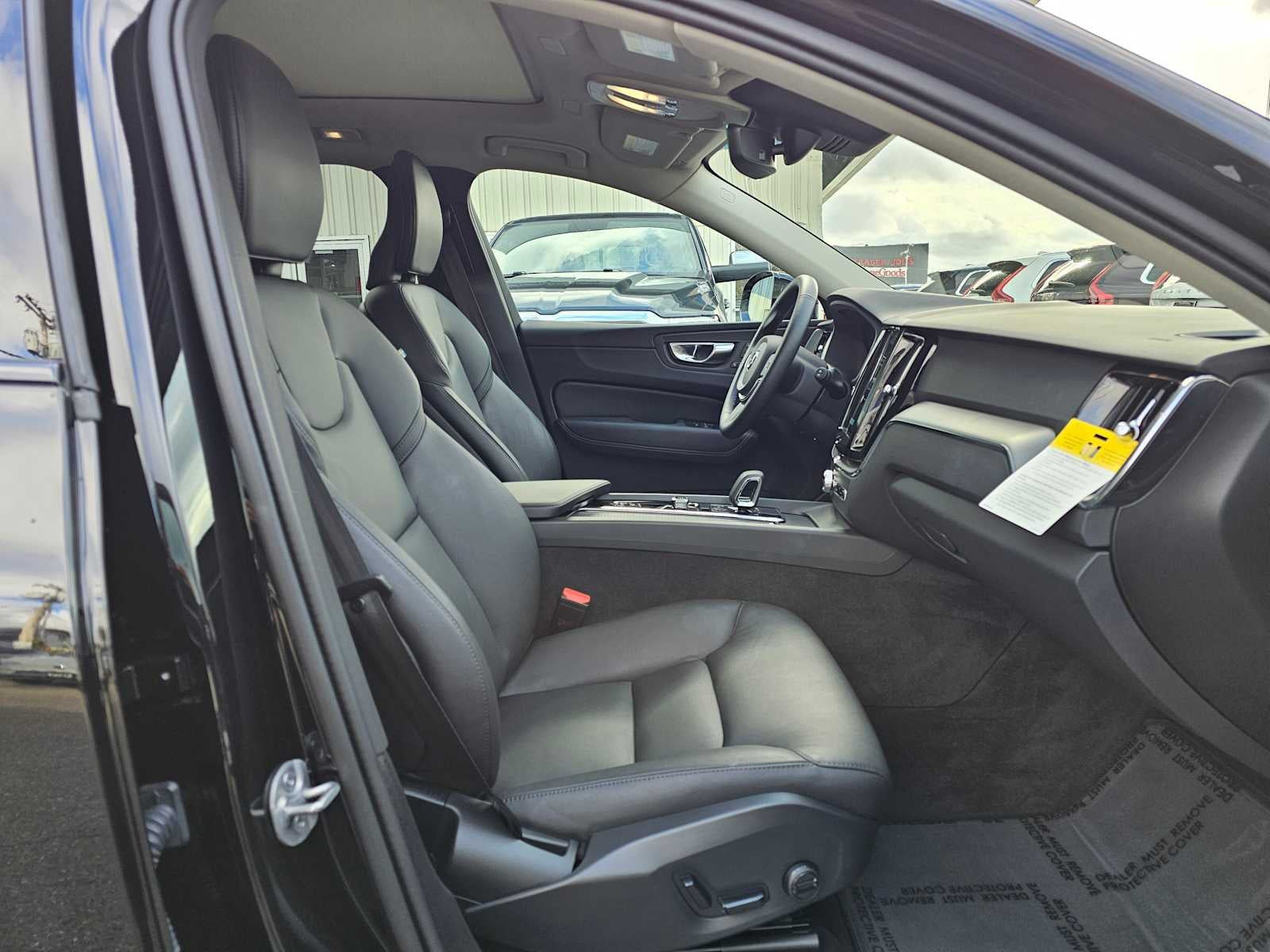 2025 Volvo XC60 Core