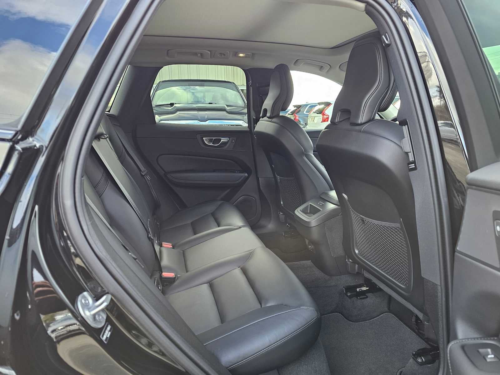 2025 Volvo XC60 Core