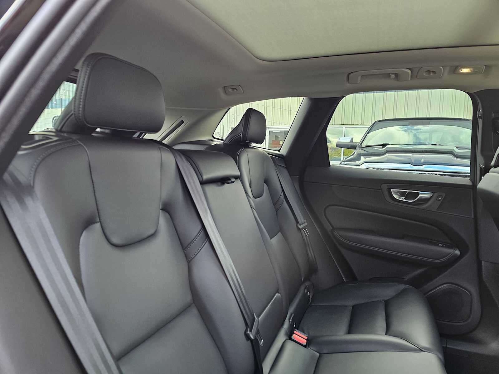 2025 Volvo XC60 Core