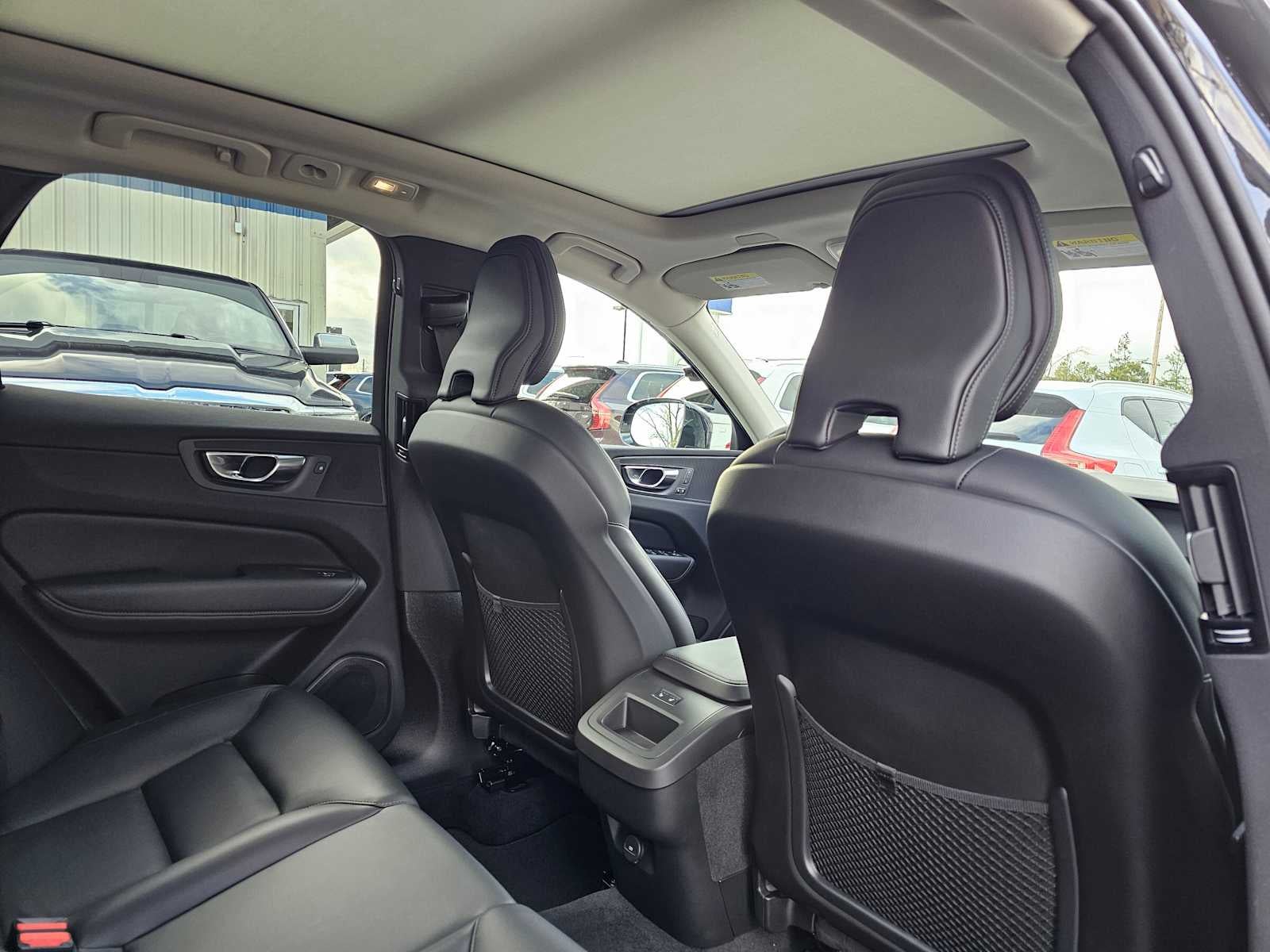 2025 Volvo XC60 Core