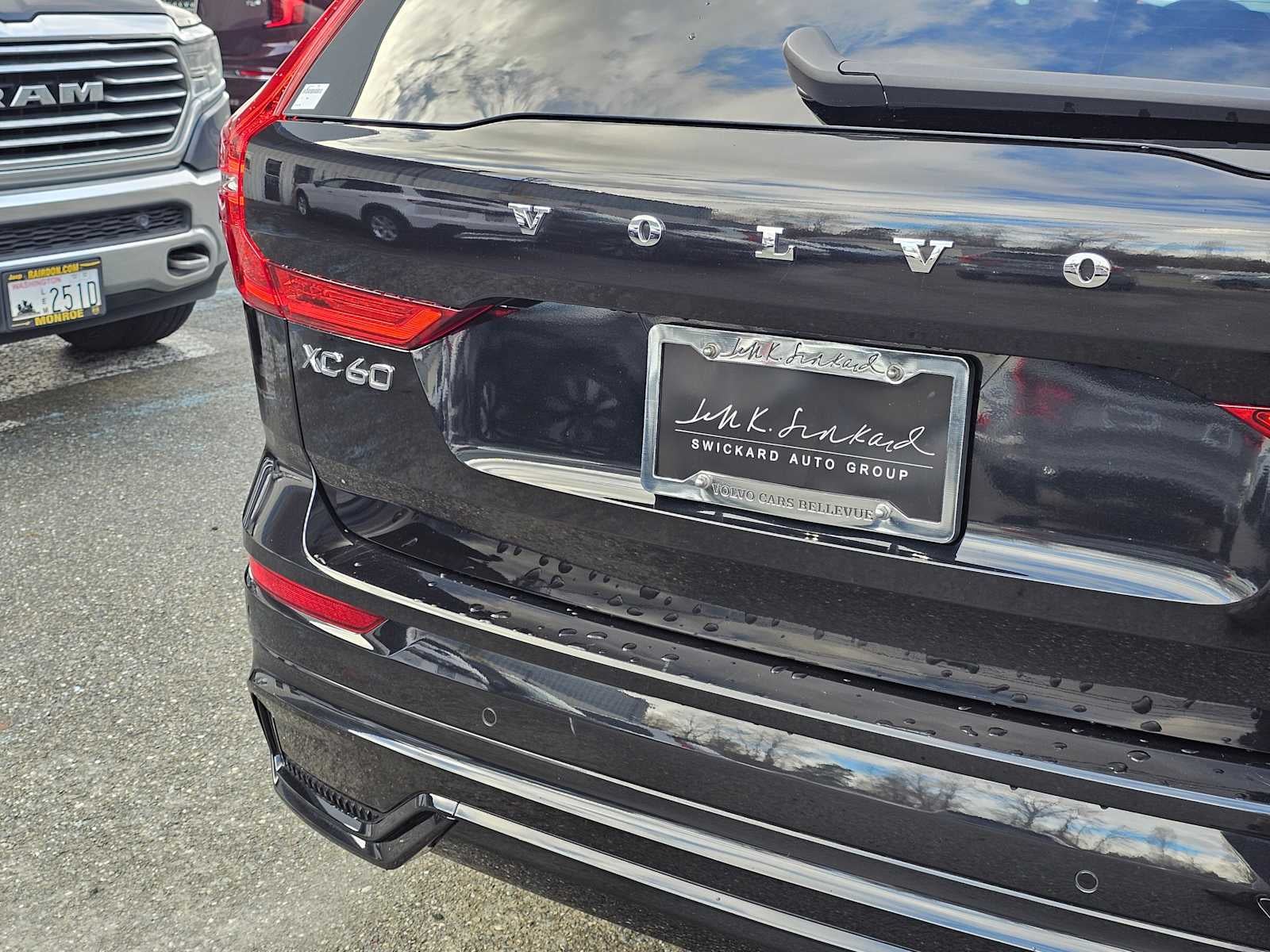 2025 Volvo XC60 Core