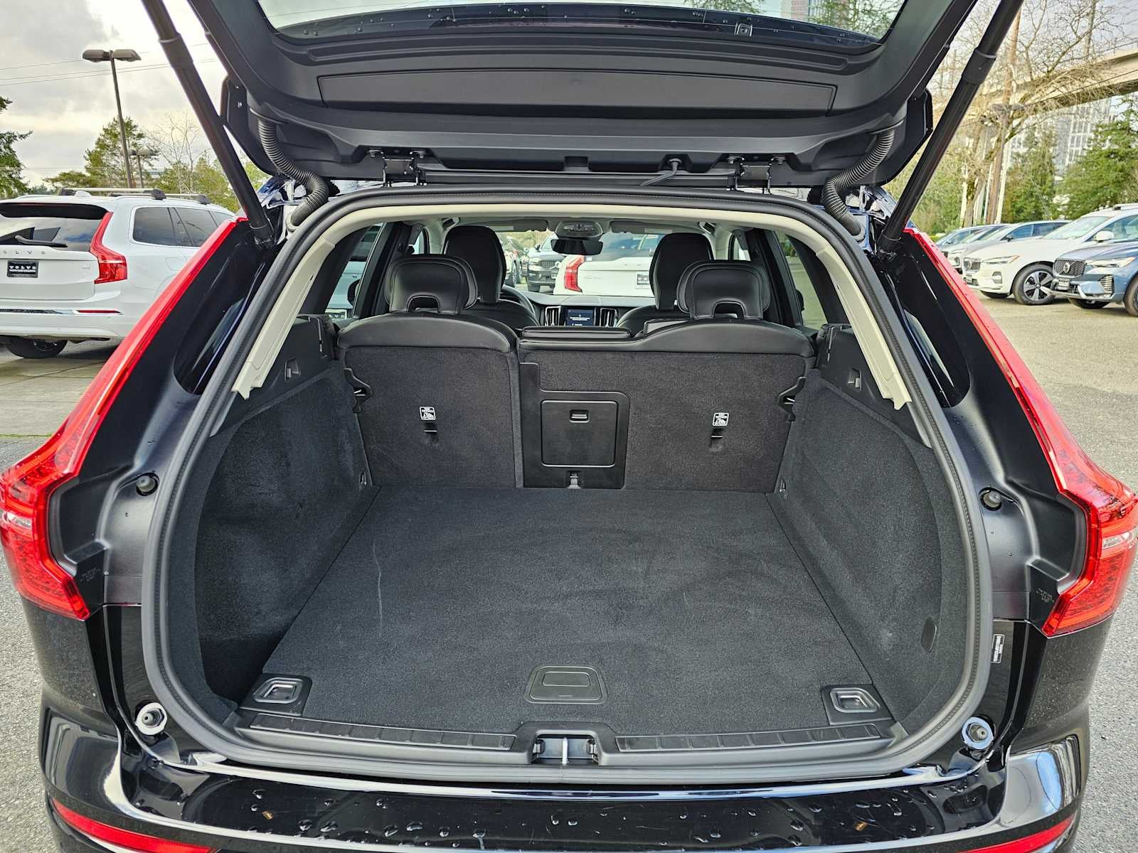 2025 Volvo XC60 Core