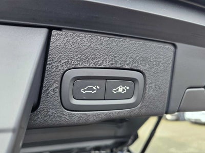 2025 Volvo XC60 Core