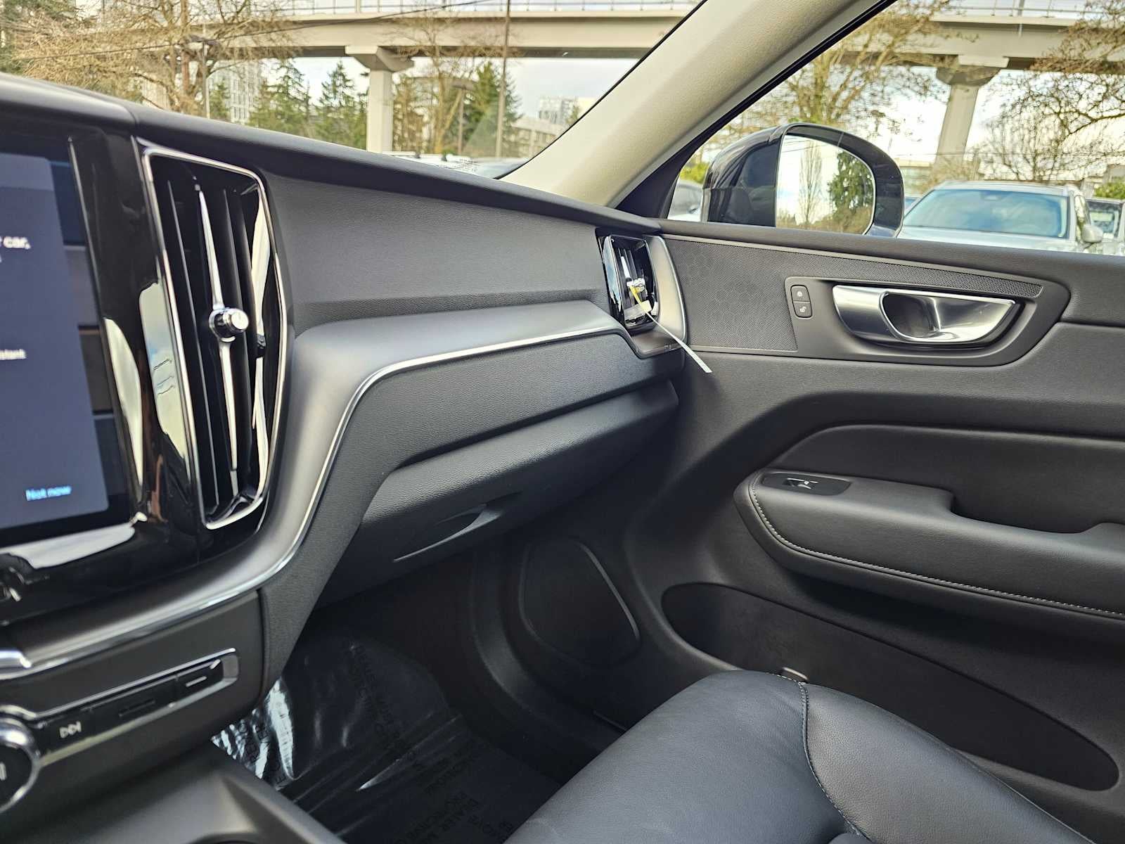 2025 Volvo XC60 Core