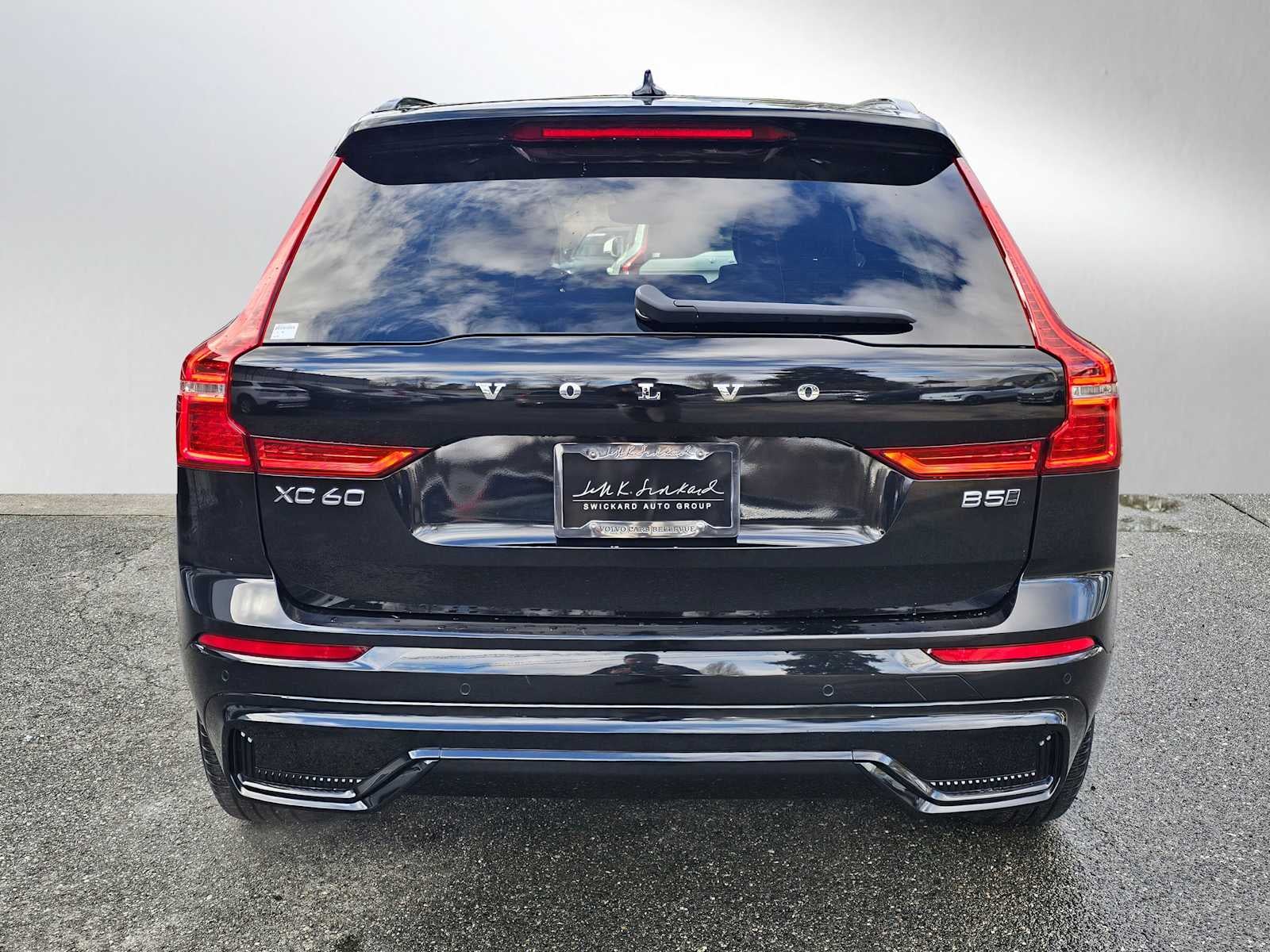 2025 Volvo XC60 Core