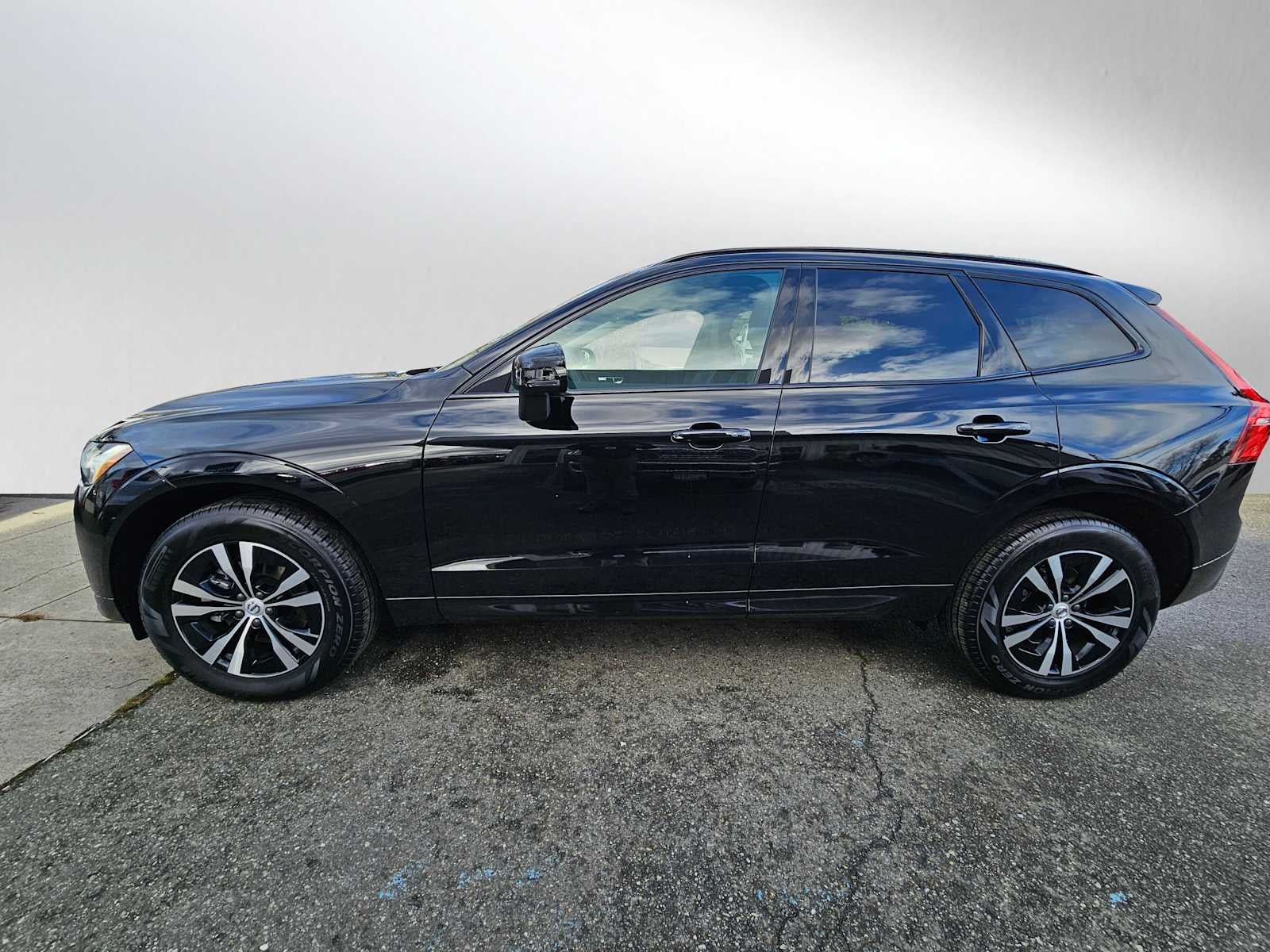 2025 Volvo XC60 Core