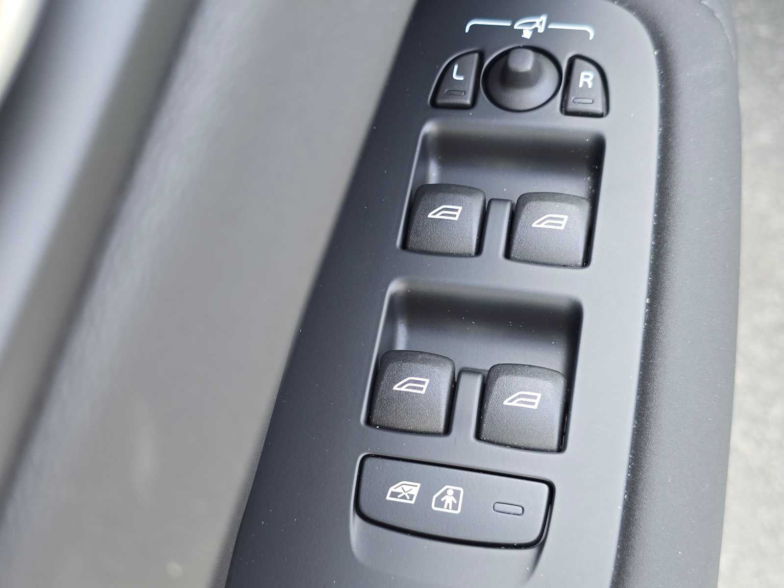 2026 Volvo XC60 Core