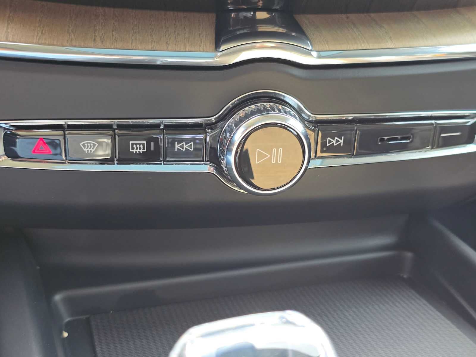 2026 Volvo XC60 Core
