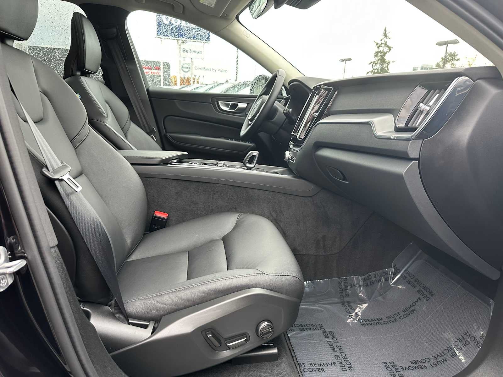 2025 Volvo XC60 Core