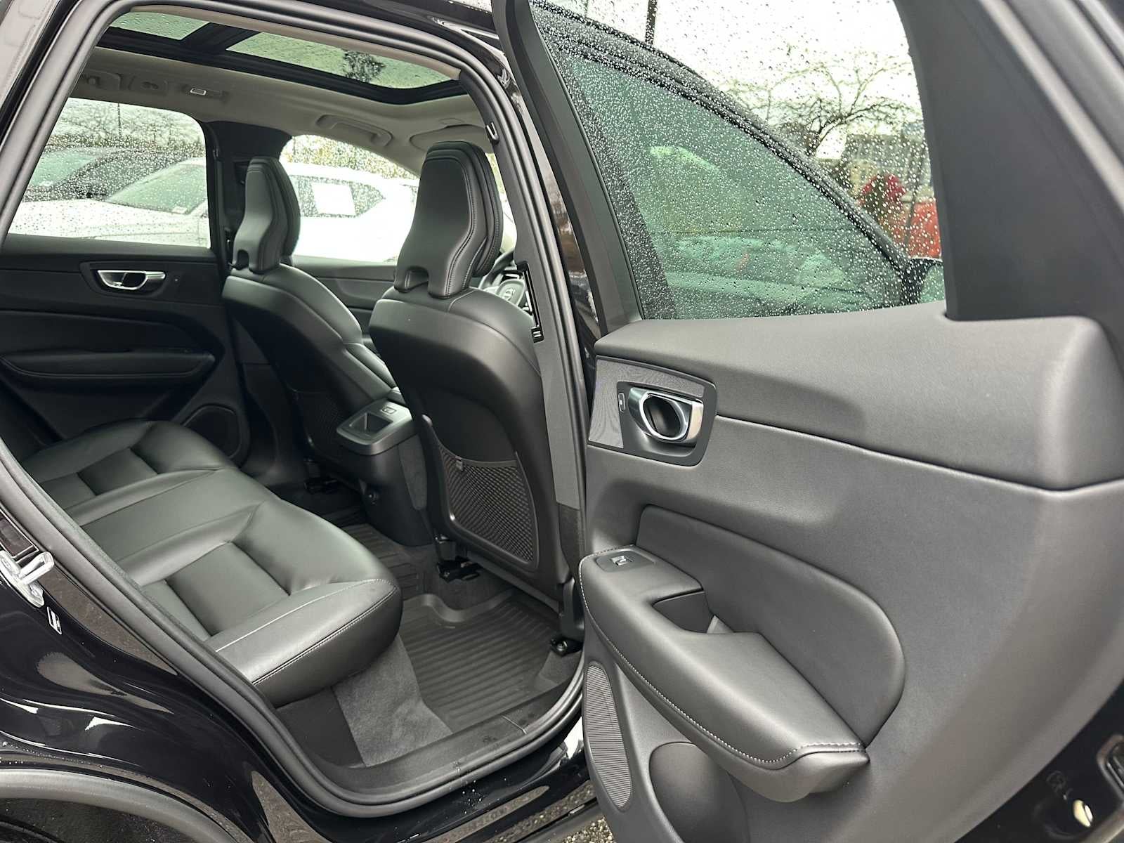 2025 Volvo XC60 Core