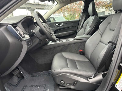 2025 Volvo XC60 Core