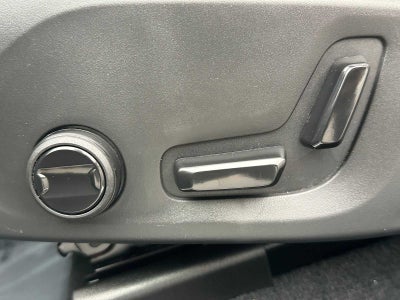 2025 Volvo XC60 Core