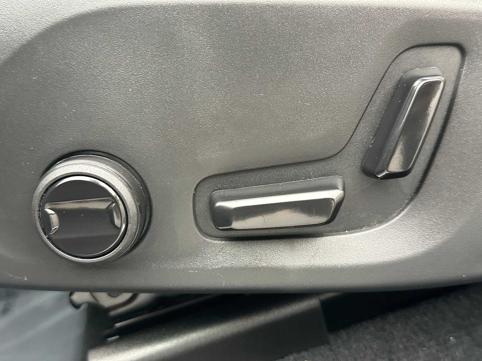 2025 Volvo XC60 Core