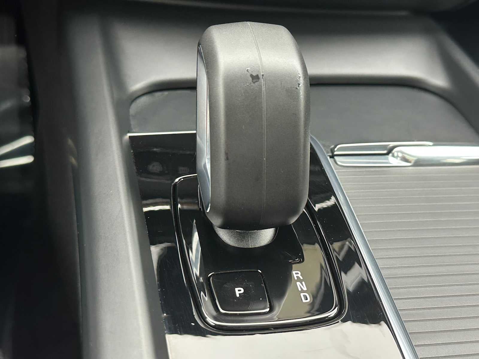 2025 Volvo XC60 Core