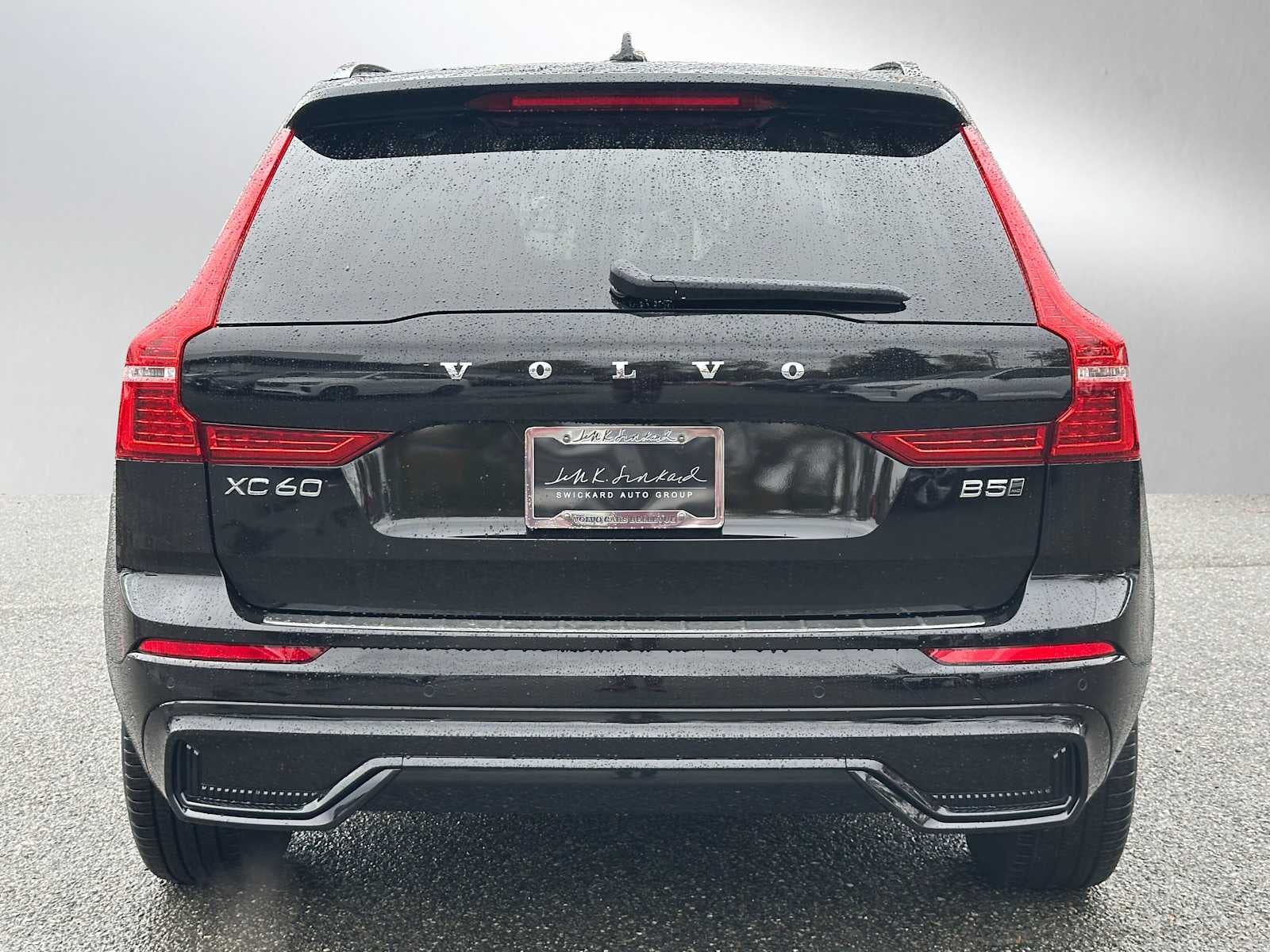 2025 Volvo XC60 Core