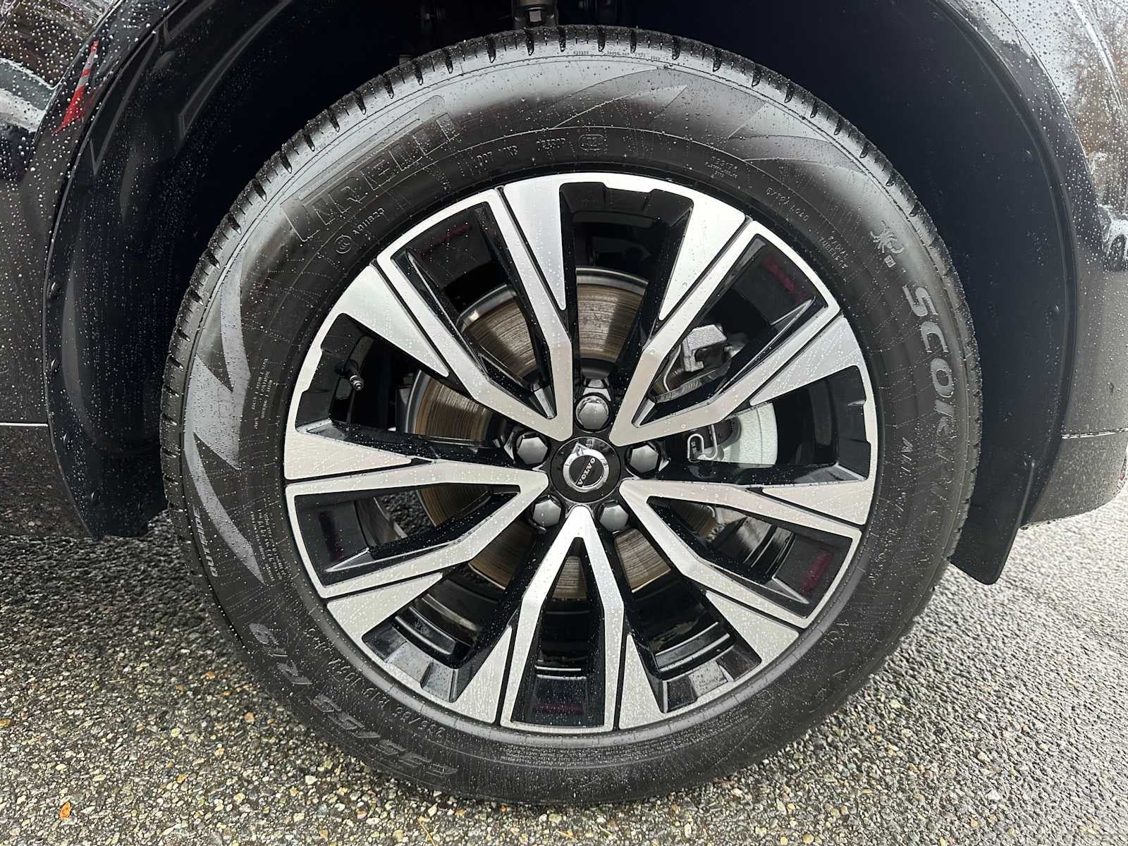 2025 Volvo XC60 Core