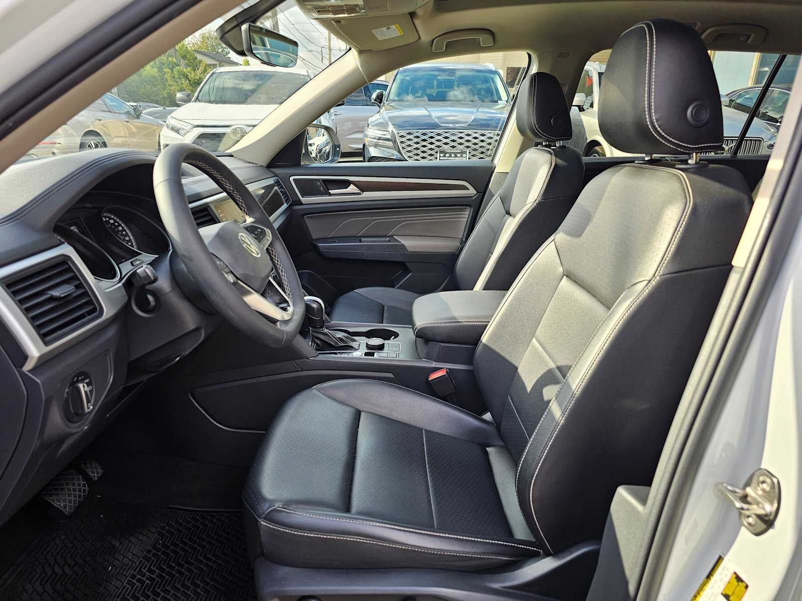 2021 Volkswagen Atlas 3.6L V6 SE w/Technology
