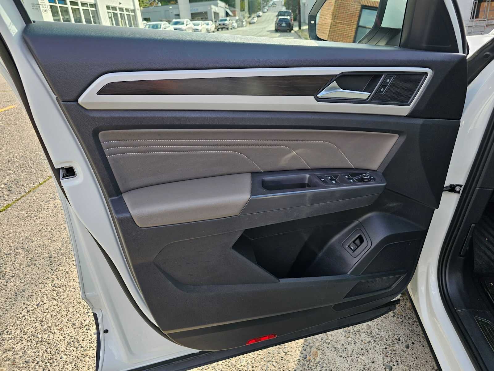 2021 Volkswagen Atlas 3.6L V6 SE w/Technology