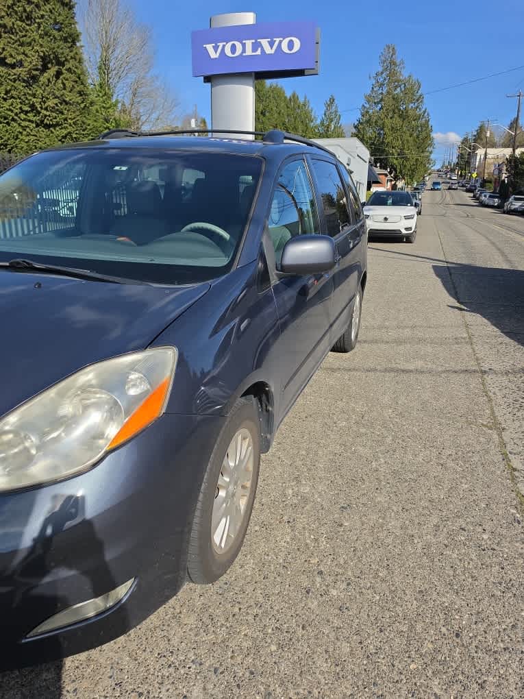 2009 Toyota Sienna XLE