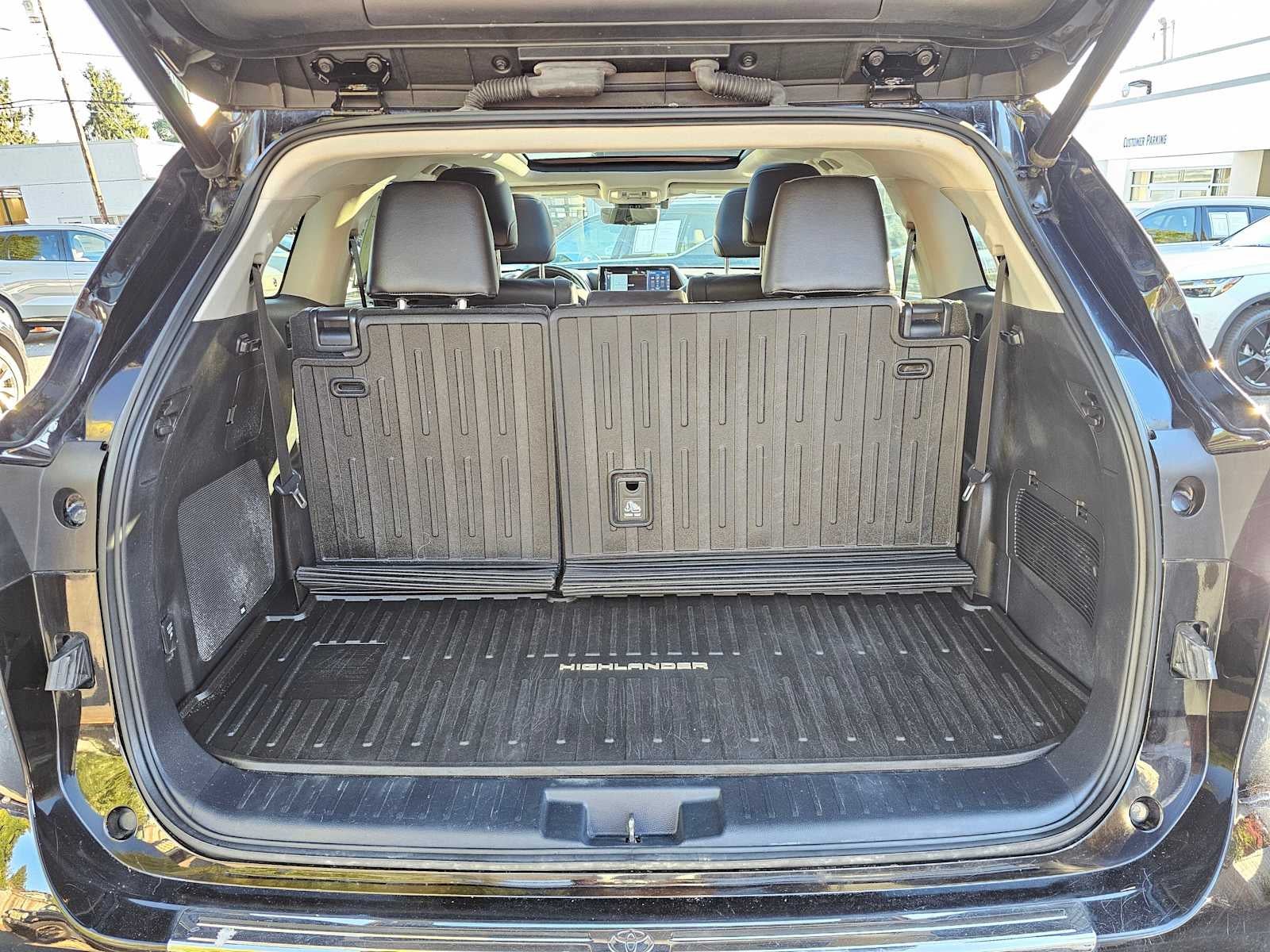 2021 Toyota Highlander Hybrid Platinum