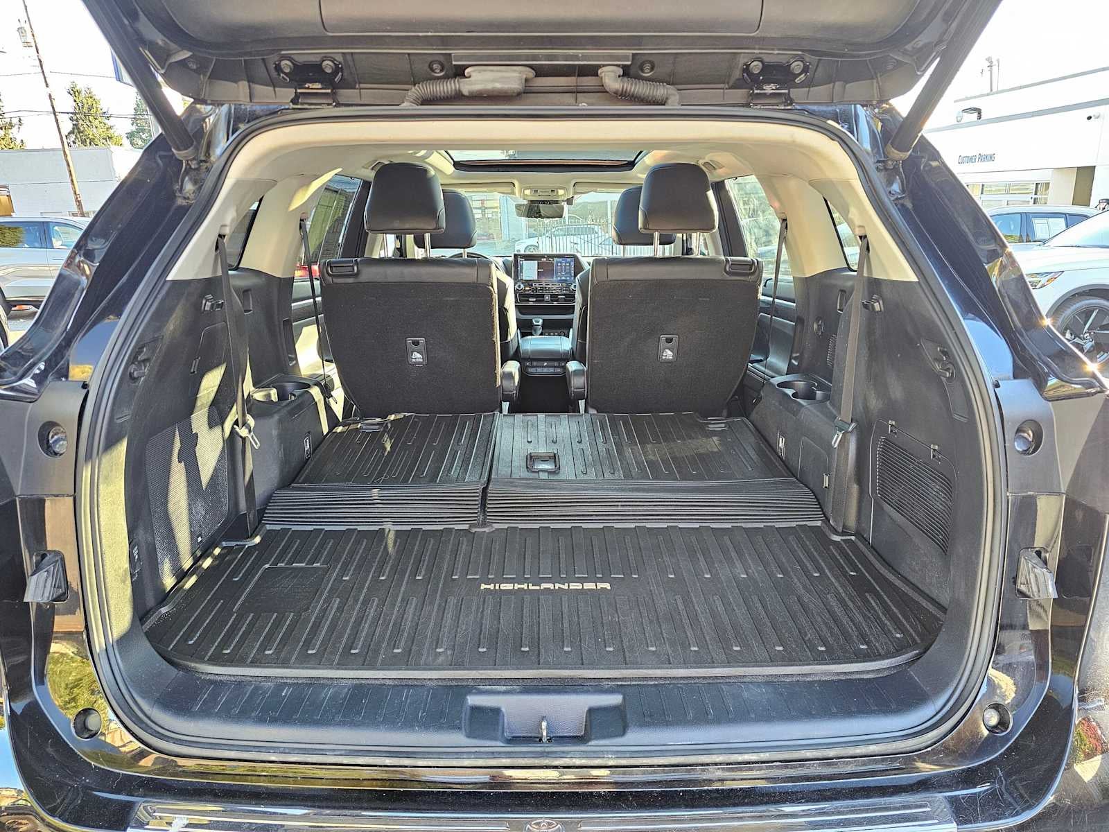 2021 Toyota Highlander Hybrid Platinum