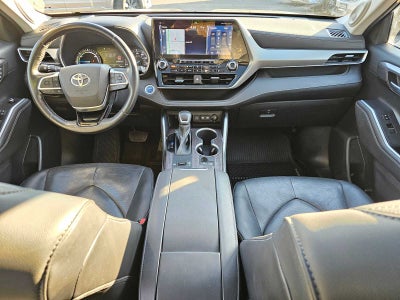 2021 Toyota Highlander Hybrid Platinum