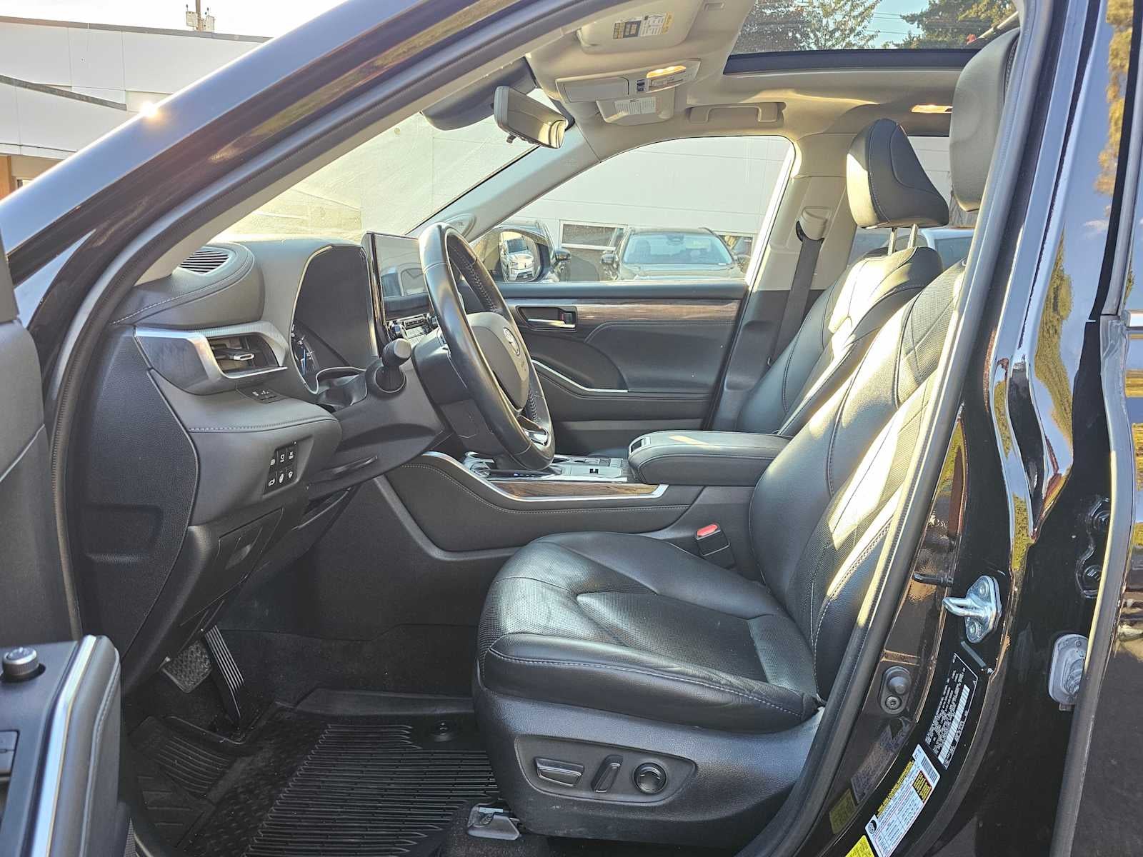 2021 Toyota Highlander Hybrid Platinum