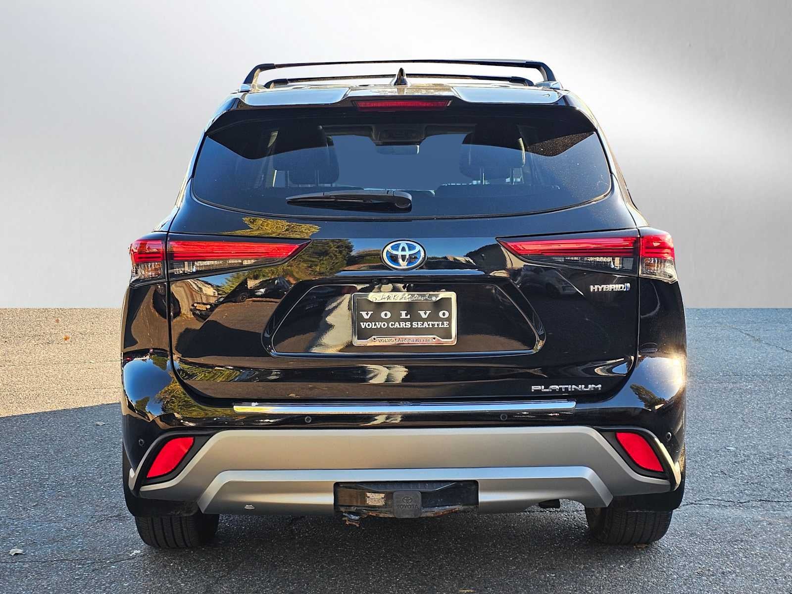 2021 Toyota Highlander Hybrid Platinum