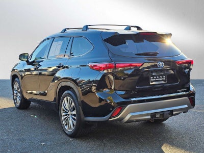 2021 Toyota Highlander Hybrid Platinum