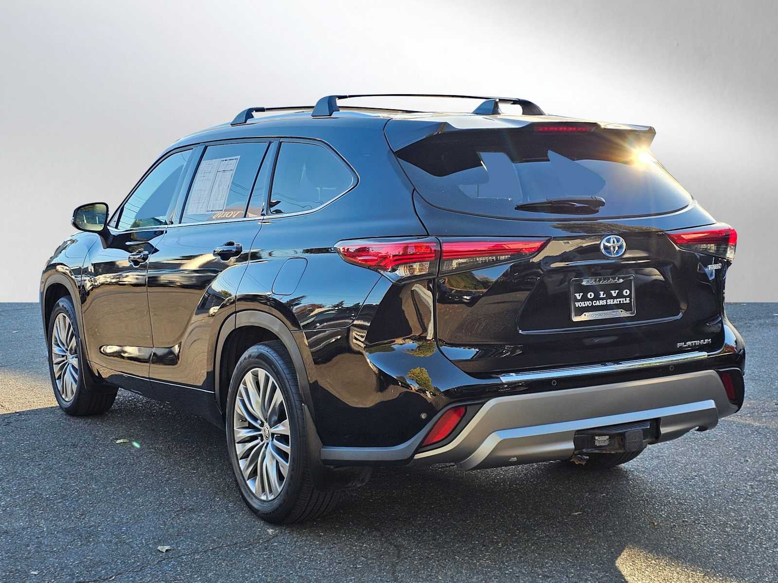 2021 Toyota Highlander Hybrid Platinum