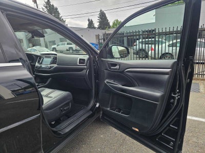 2017 Toyota Highlander SE