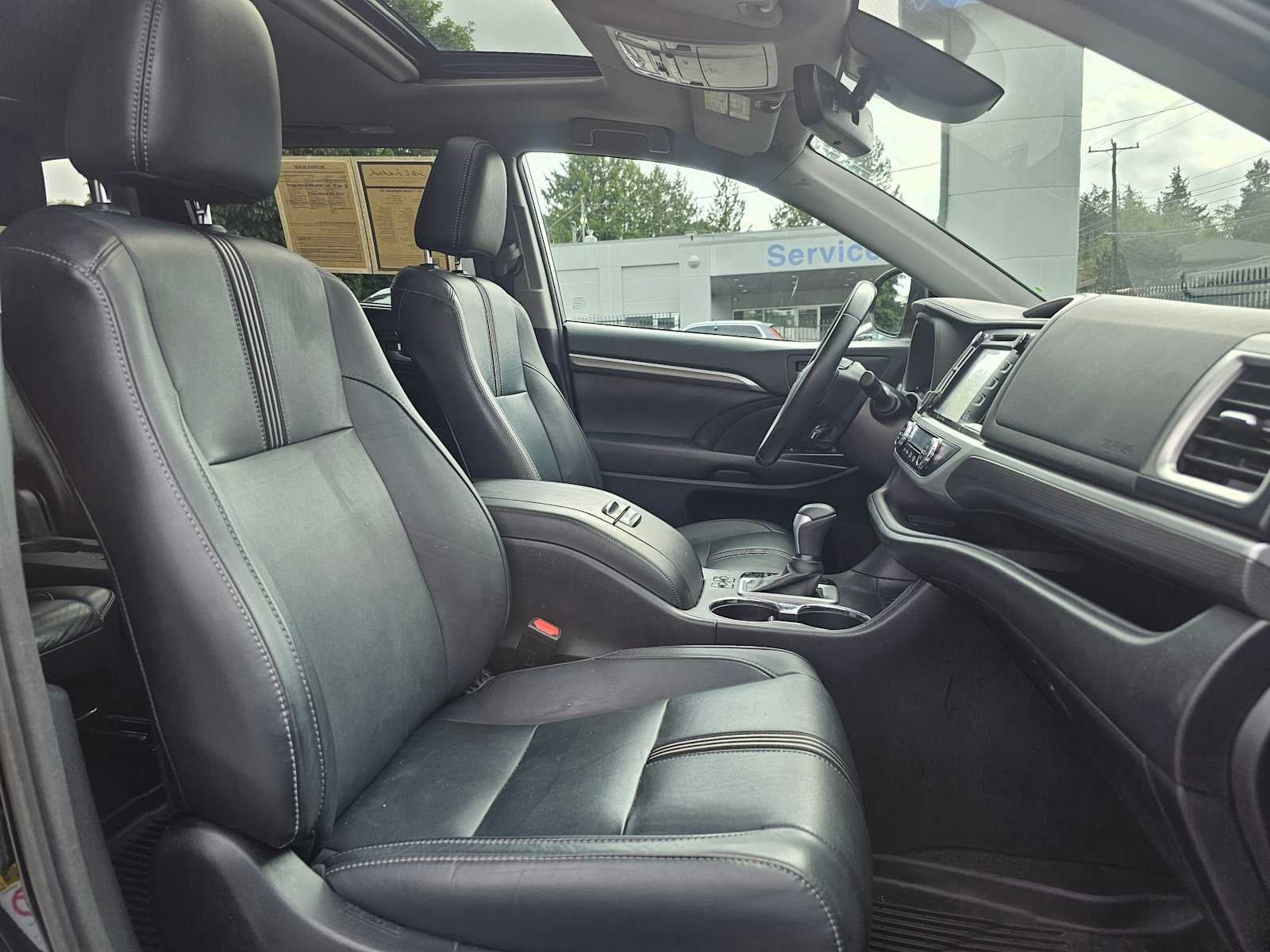 2017 Toyota Highlander SE