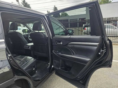 2017 Toyota Highlander SE