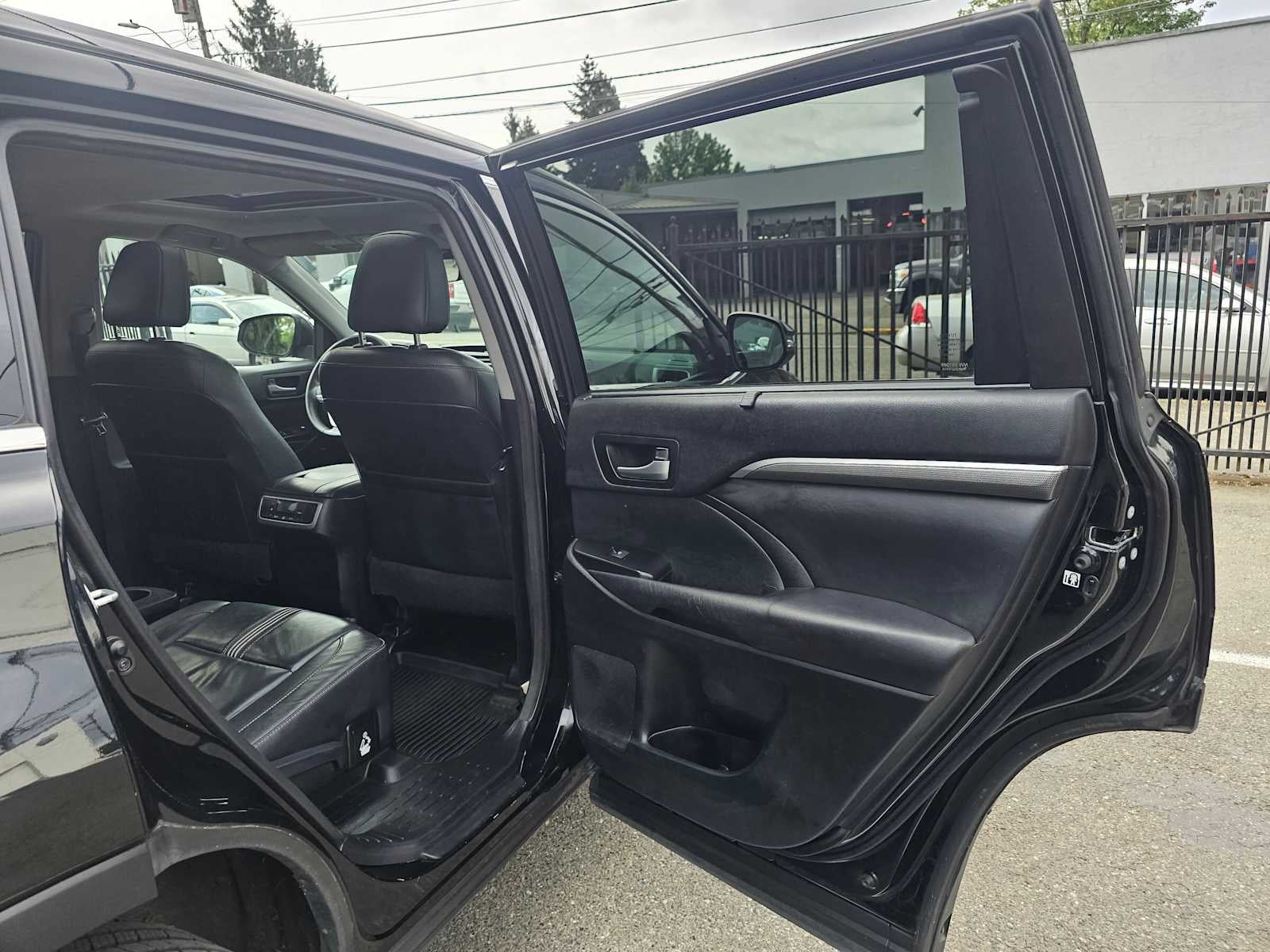 2017 Toyota Highlander SE