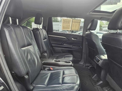 2017 Toyota Highlander SE