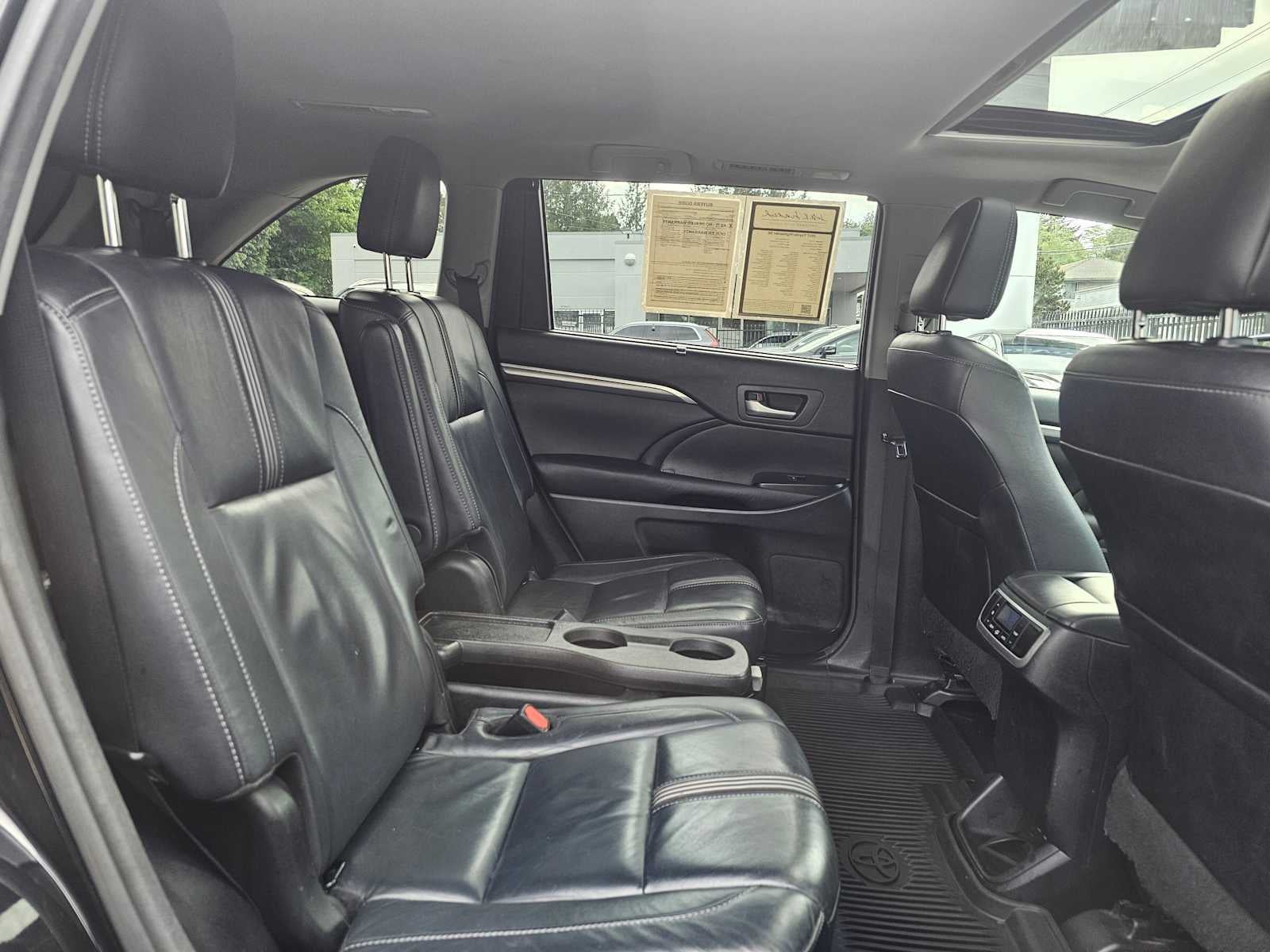 2017 Toyota Highlander SE