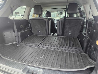 2017 Toyota Highlander SE