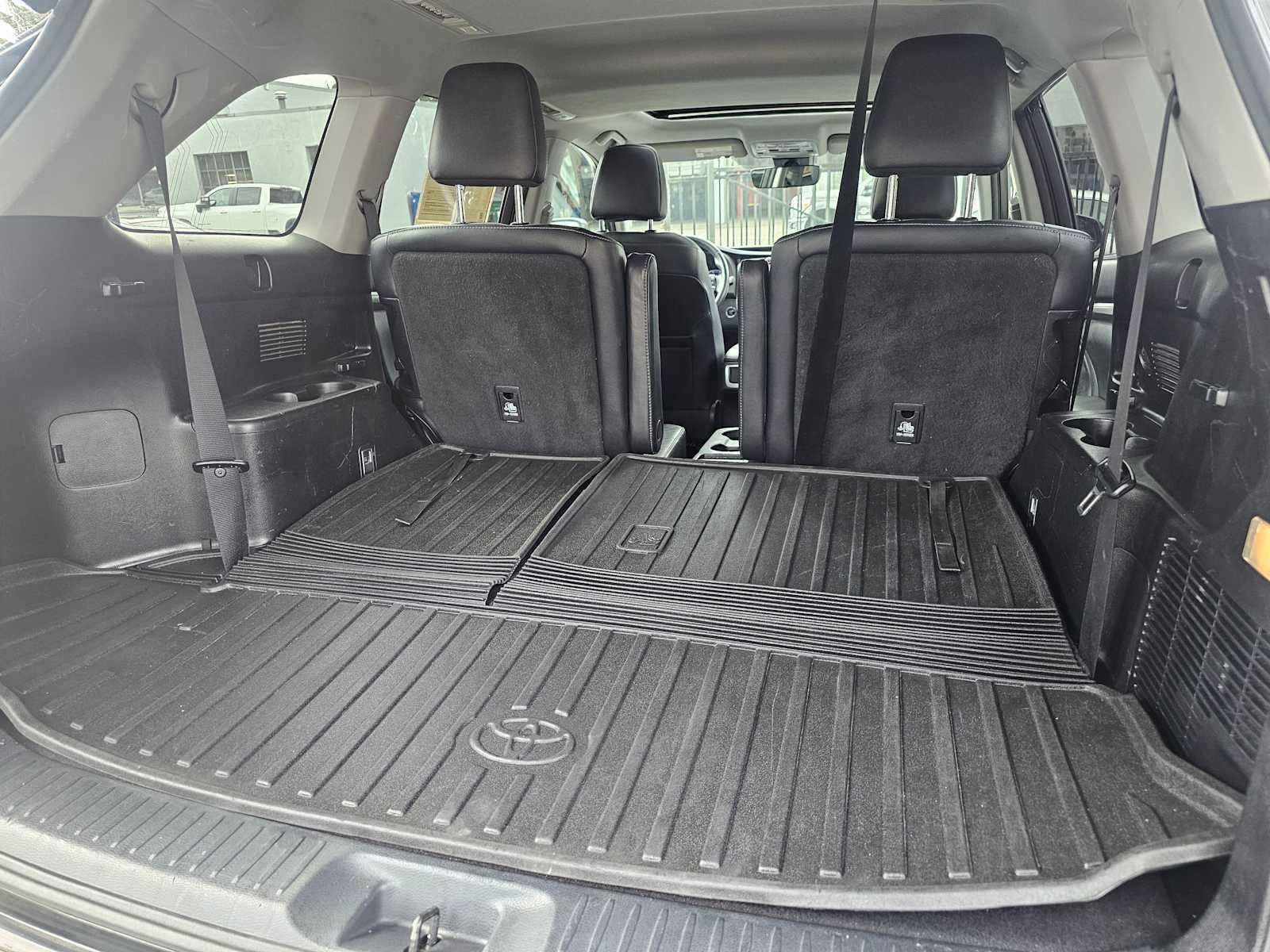 2017 Toyota Highlander SE